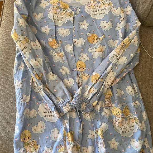 Scrub tops - Picture 5 of 6